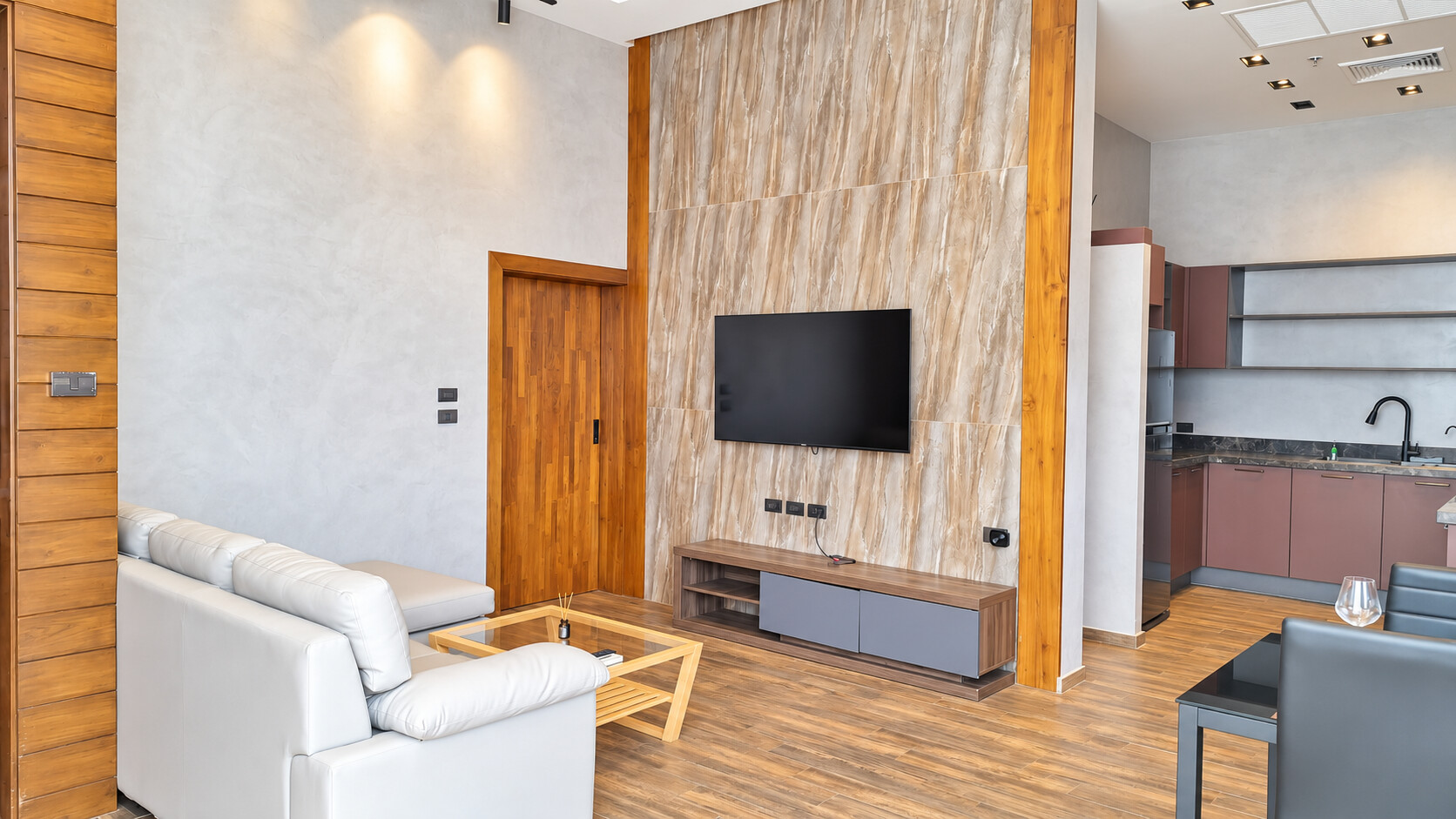 Living room — high ceilings, Smart TV